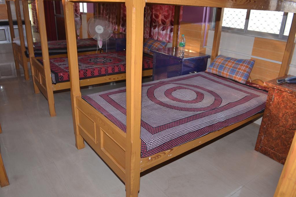 Hotel Sukh Sagar Inn Диогар Стая снимка
