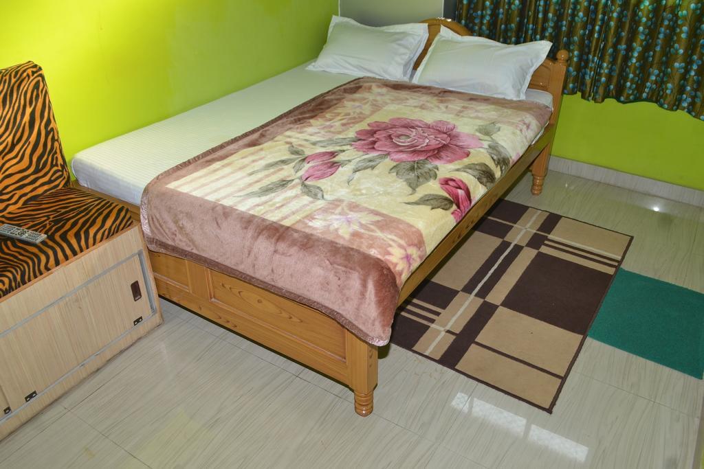 Hotel Sukh Sagar Inn Диогар Екстериор снимка